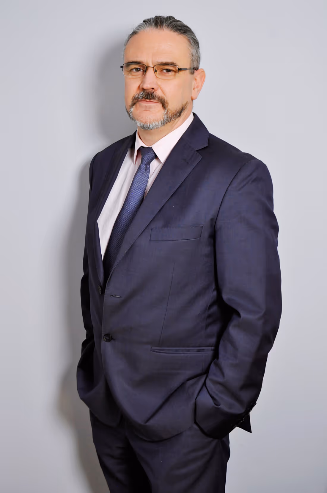 Andrzej — Kierownik działu rzeczoznawców i ekspertyz
